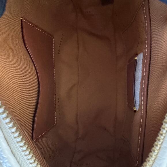 Coach Camera Bag In Chalk C5809 - Picture 5 of 7